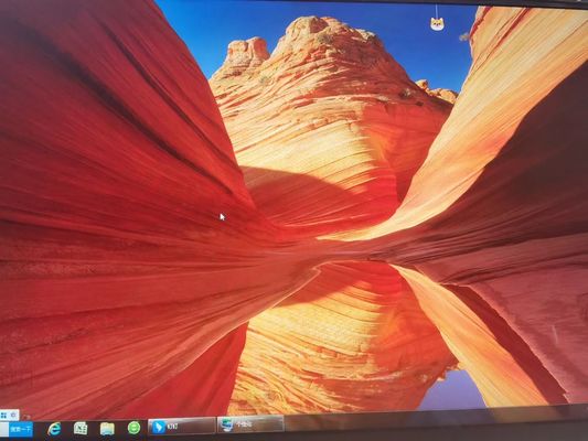 Un buen precio. 15.6 pulgadas Industrial LCD Panel de pantalla táctil PC con pantalla OLED XDR en línea